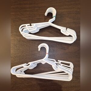 20 Baby/small Child/toddler White Plastic Clothes Hangers